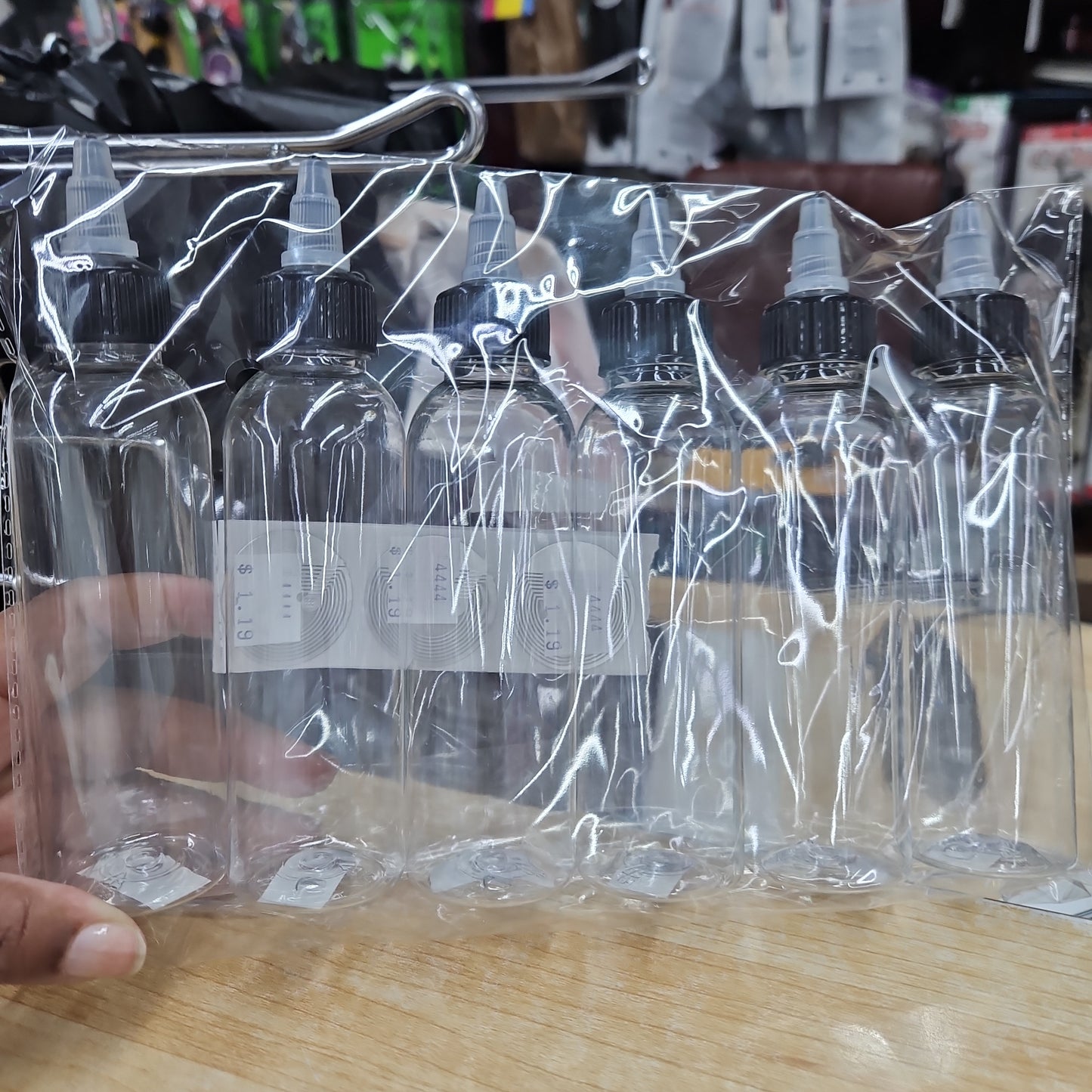 Twist squeeze bottle