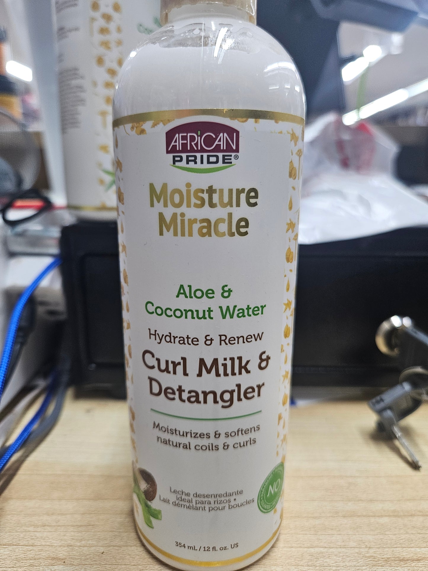 African pride moist miracle curl milk & detangler