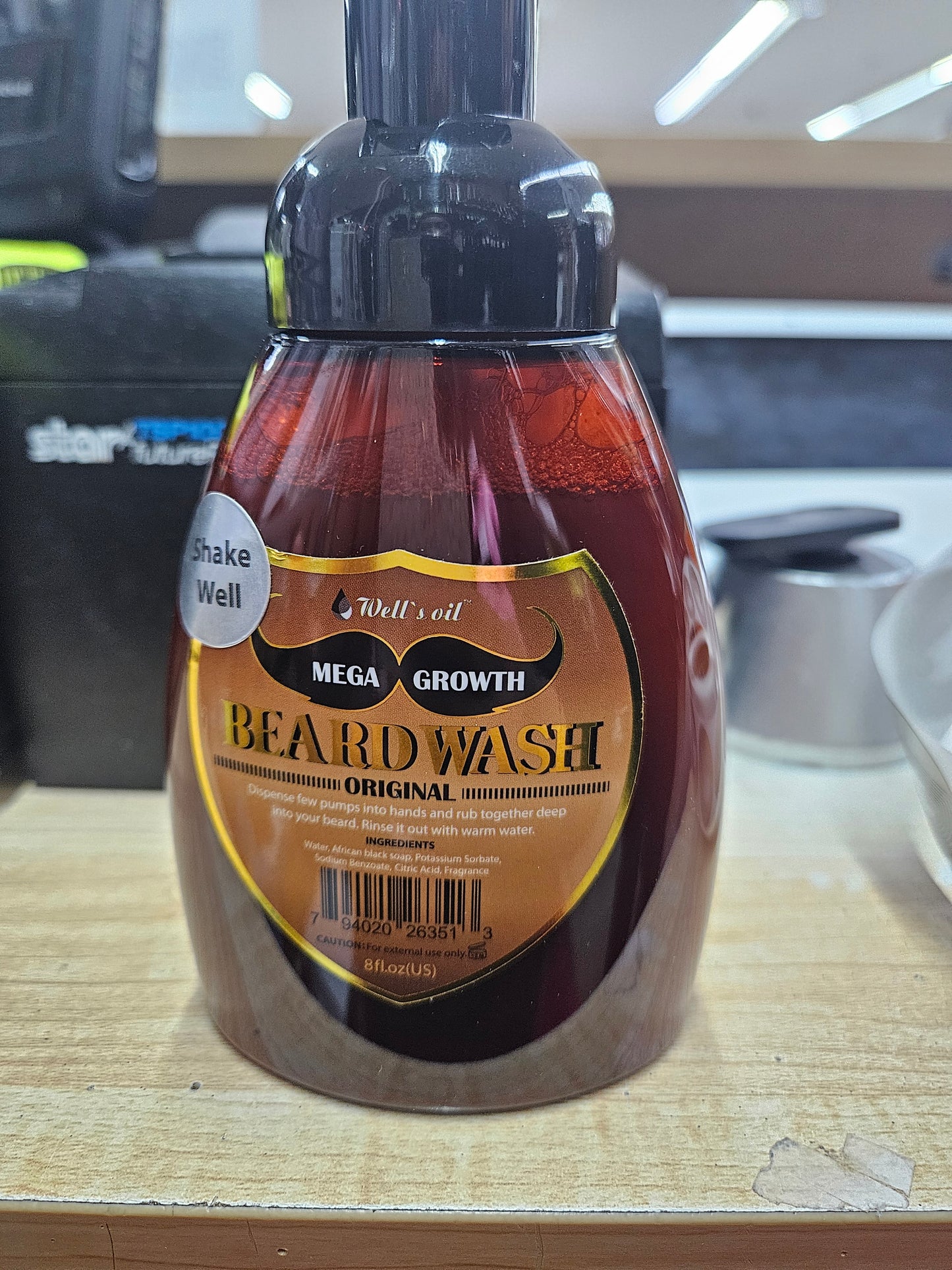 Well's oil mega growth beard wash