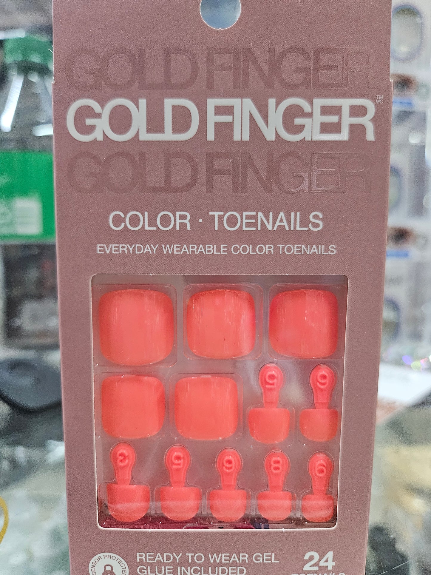 Gold finger color toenail