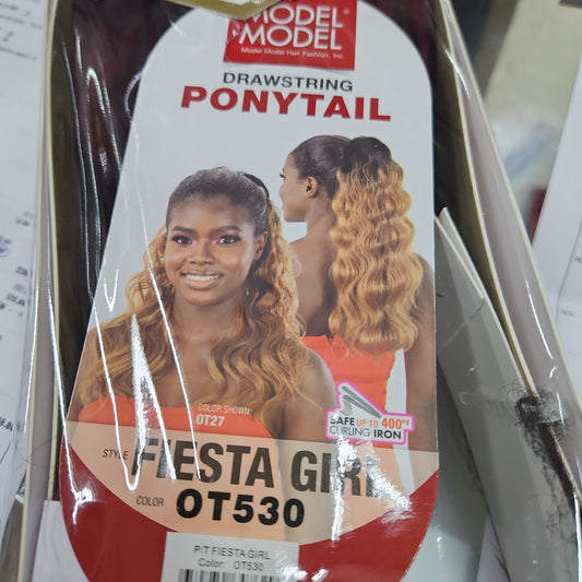 Model model ponytail Fiesta girl