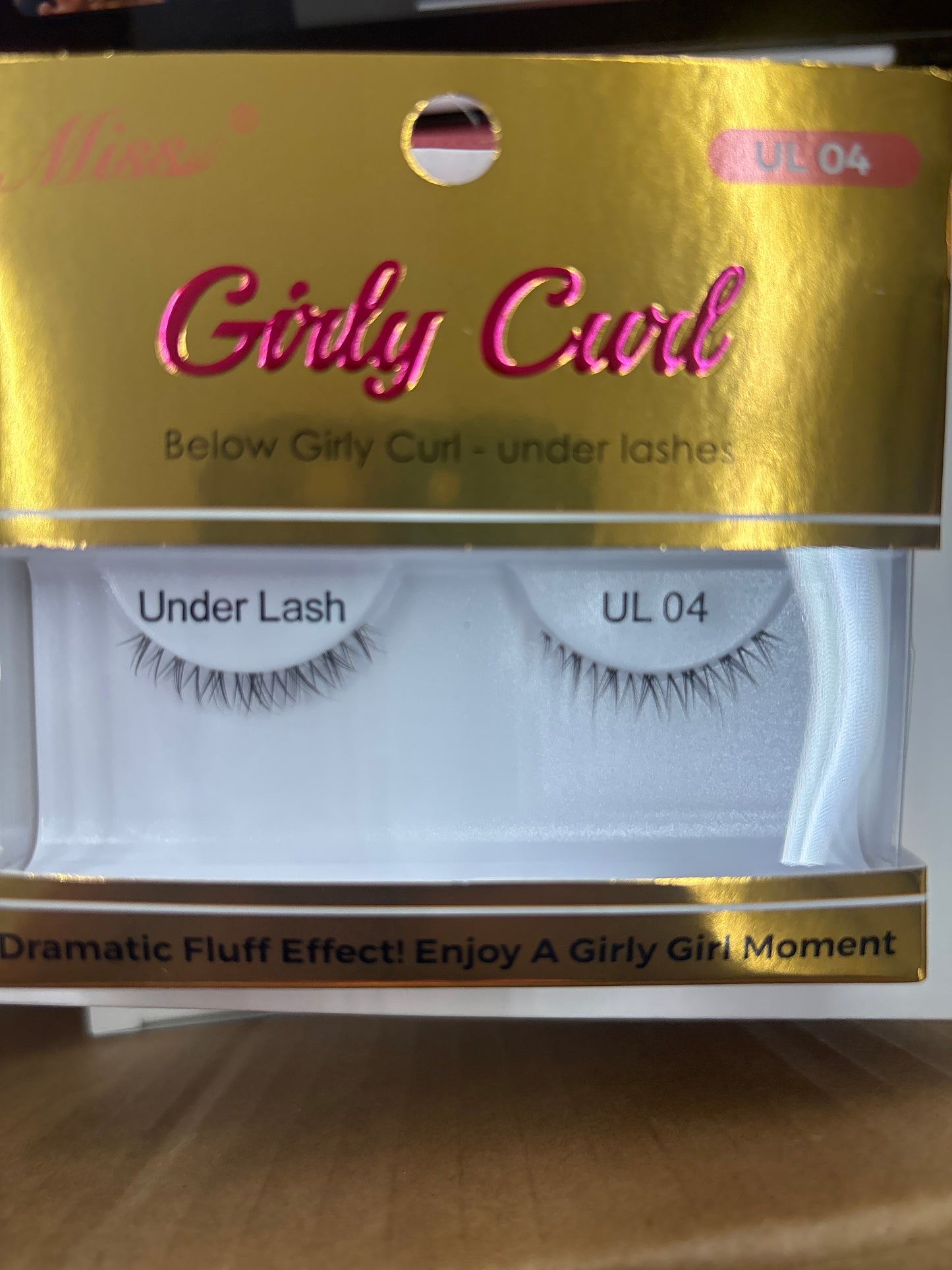 Miss Girly curl under lashes