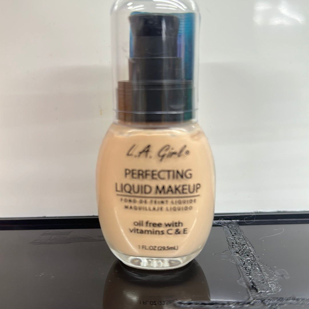 L.A. GIRL PERFECTING LIQUID MAKEUP