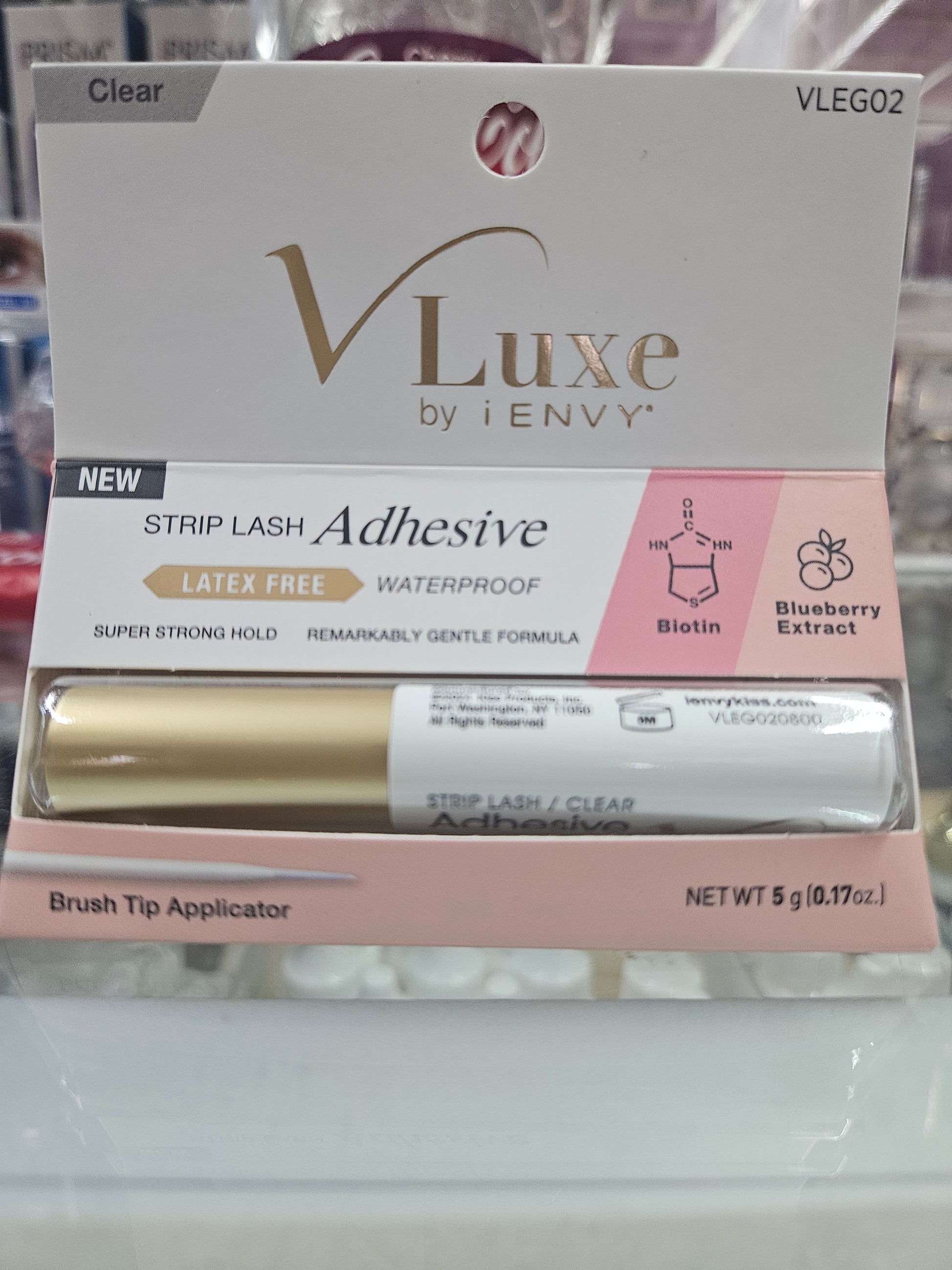 Luxe by envy strip lash adhesive by Beauty Giant