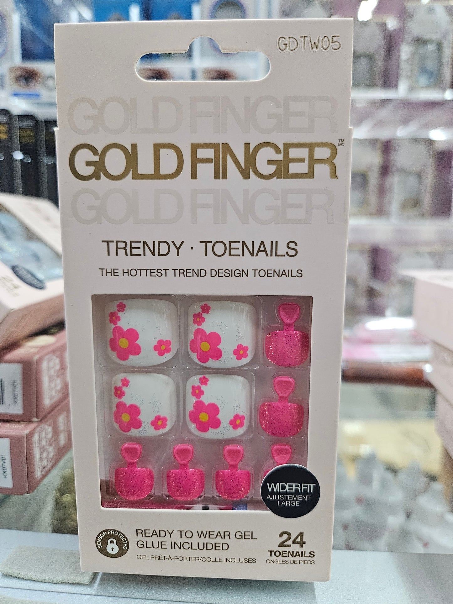 Gold finger Trendy toenails