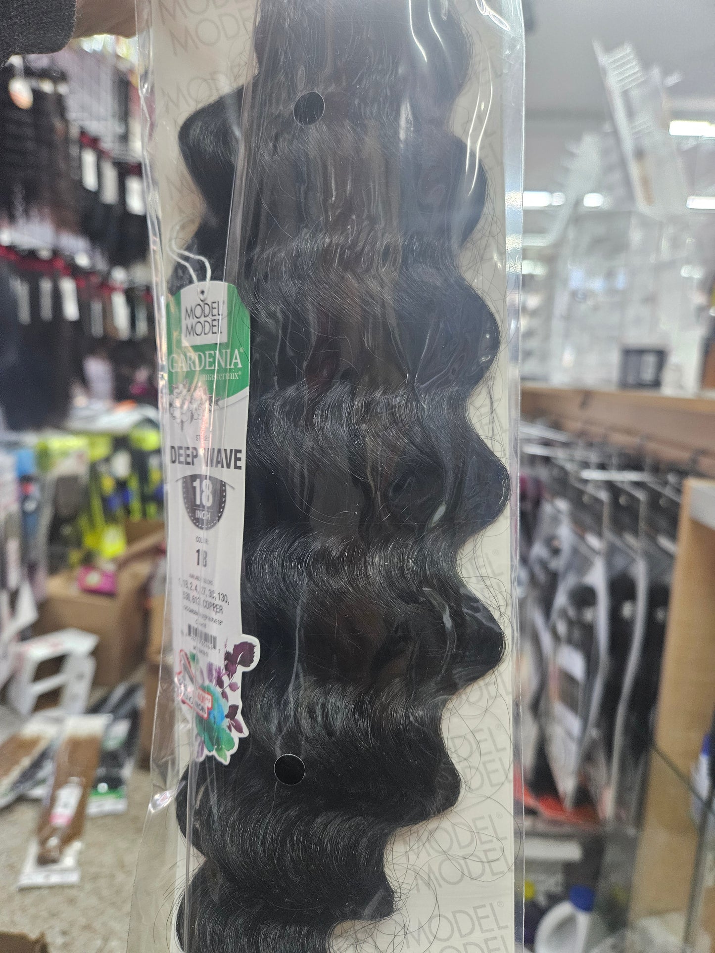 Model Model Gardenia Deep Wave 18"