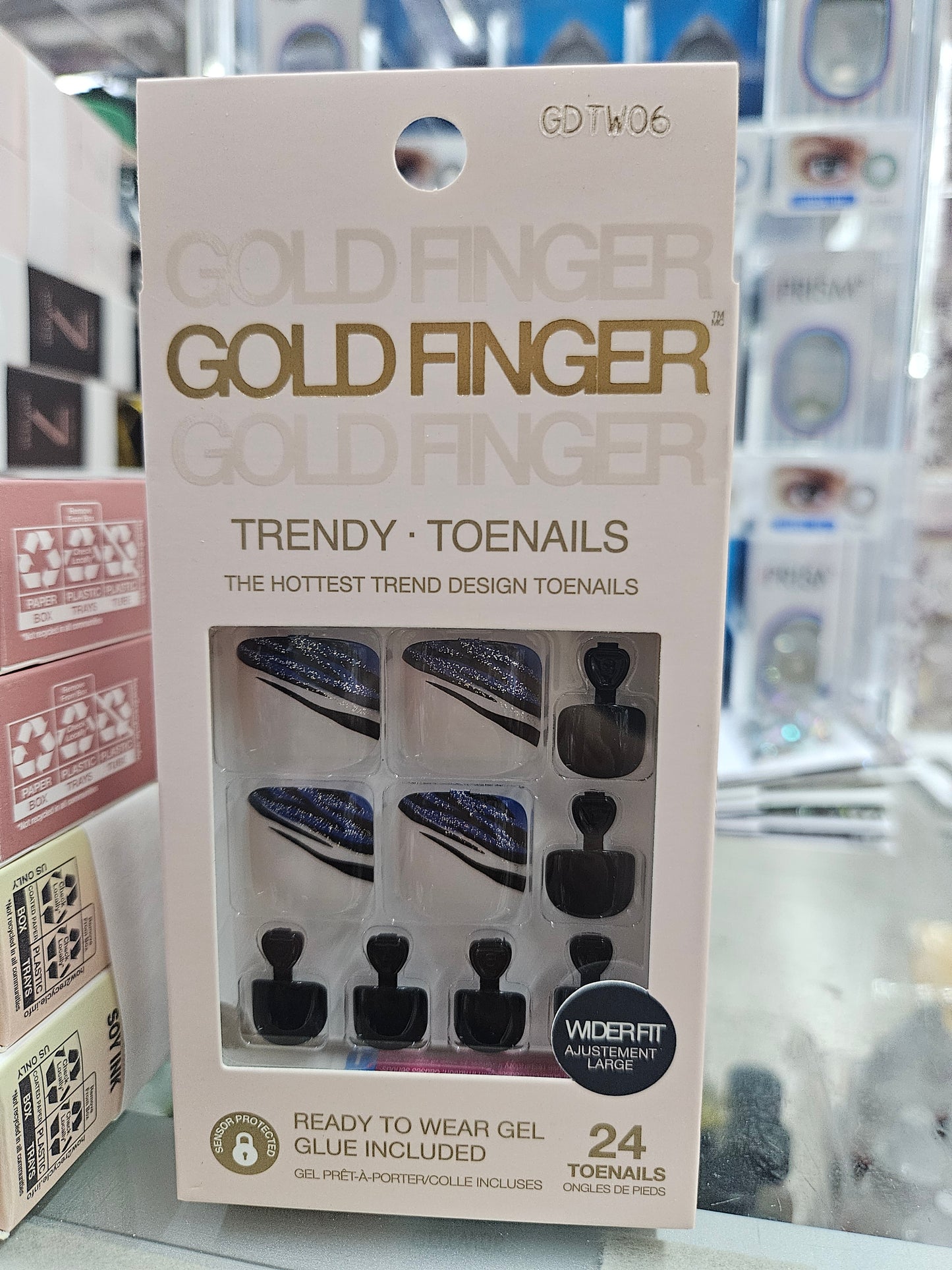 Gold finger Trendy toenails