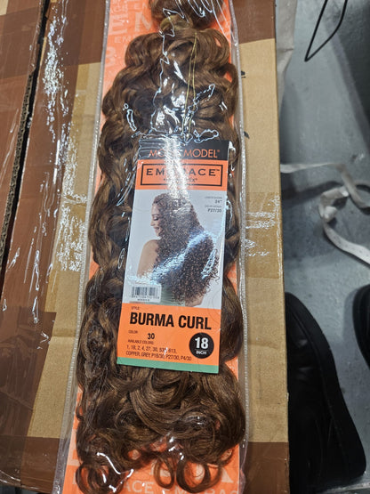 Model model embrace Burma curl by Beauty Giant