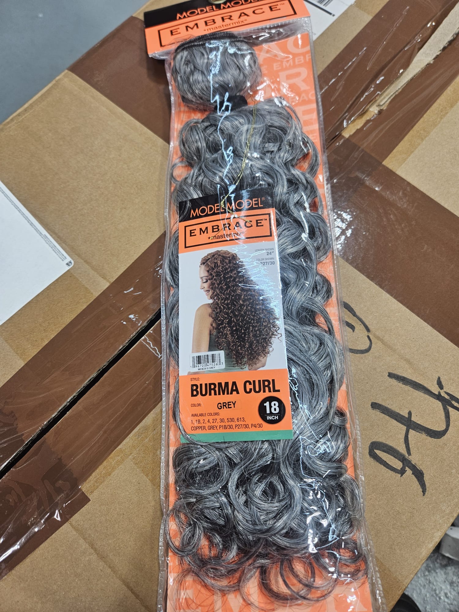 Model model embrace Burma curl by Beauty Giant