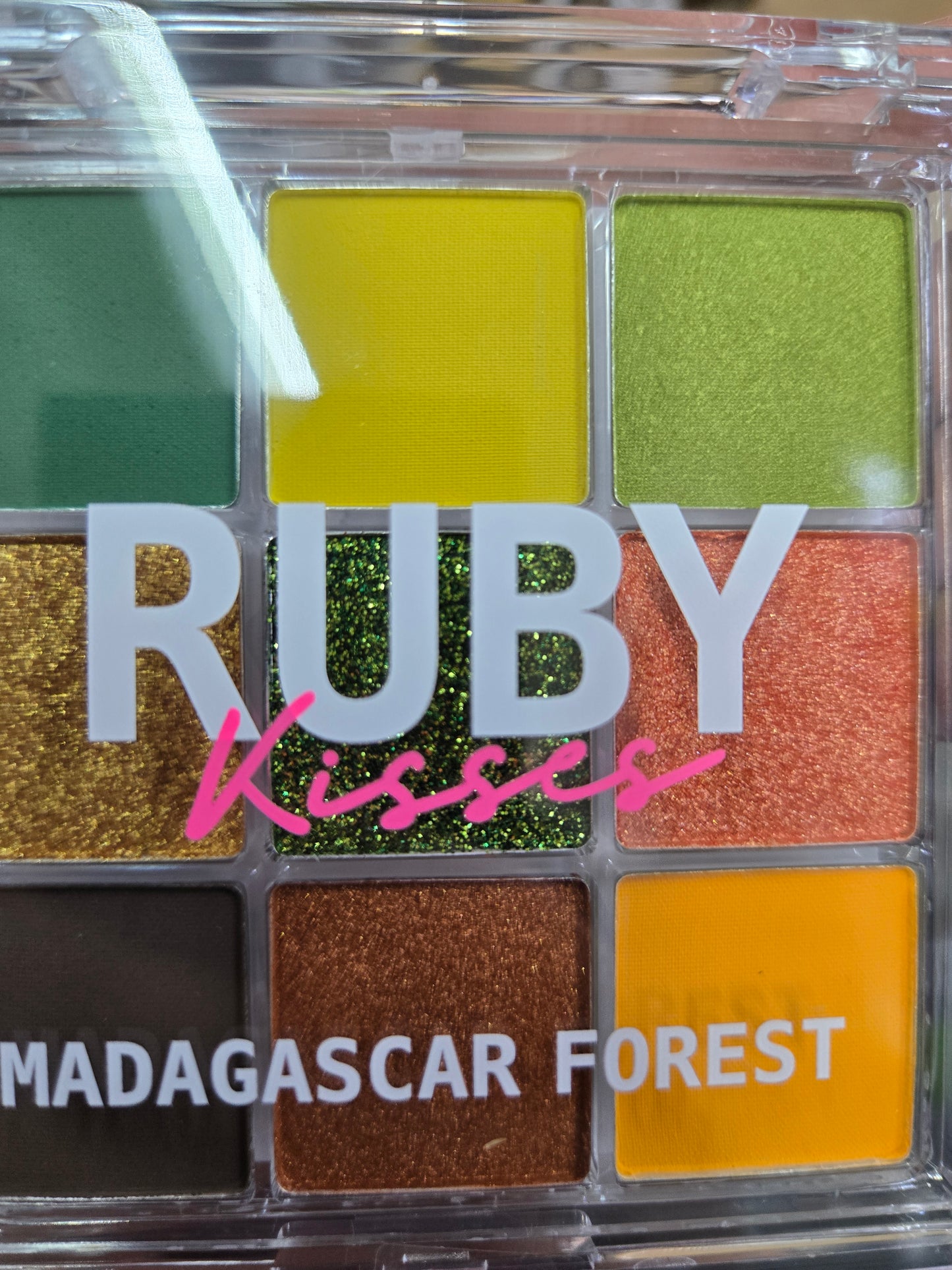 Ruby kisses MADAGASCAR FOREST