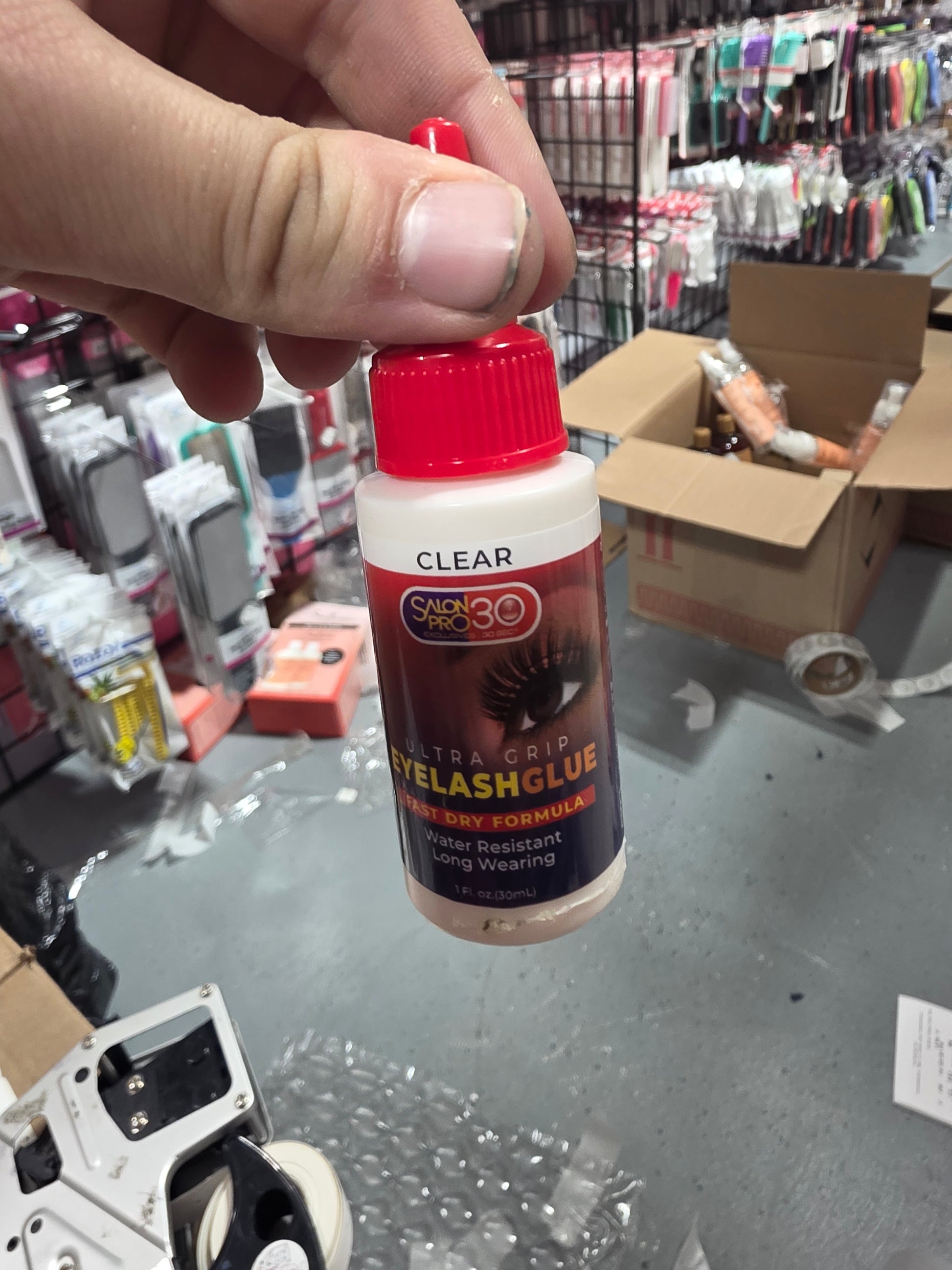 SALON PRO EYELASH GLUE CLEAR 1Z by Beauty Giant